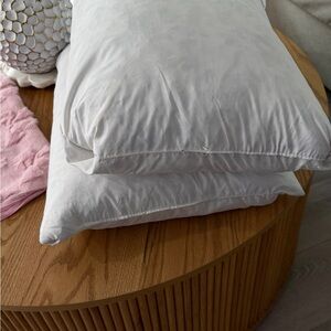 Luxurious White Pillow Set for Home Bedding